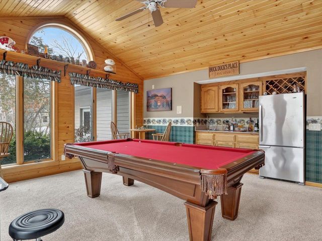 4230 N Juniper Drive, Janesville, WI 53545