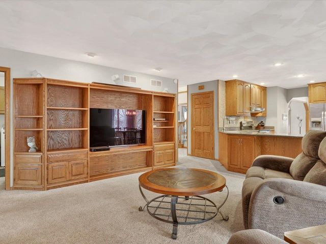 4230 N Juniper Drive, Janesville, WI 53545