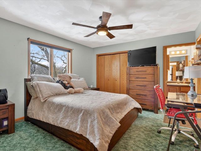 4230 N Juniper Drive, Janesville, WI 53545