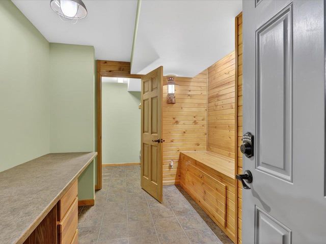 4230 N Juniper Drive, Janesville, WI 53545
