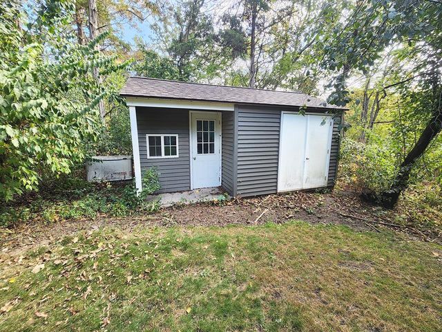4230 N Juniper Drive, Janesville, WI 53545