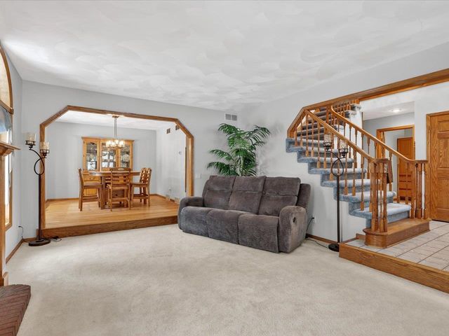 4230 N Juniper Drive, Janesville, WI 53545