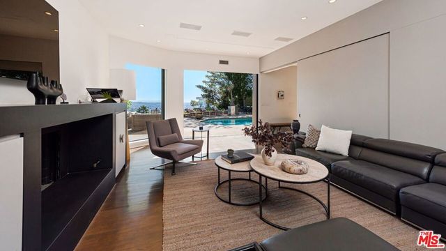 8540 Hedges Way, Los Angeles, CA 90069