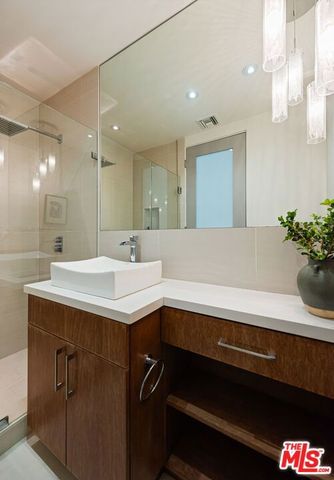 8540 Hedges Way, Los Angeles, CA 90069