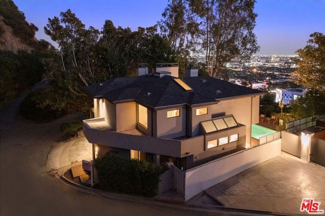 8540 Hedges Way, Los Angeles, CA 90069