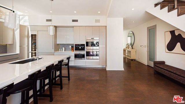 8540 Hedges Way, Los Angeles, CA 90069