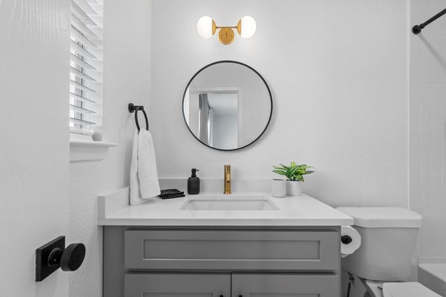 2101 Kirksey DR A, Austin, TX 78741