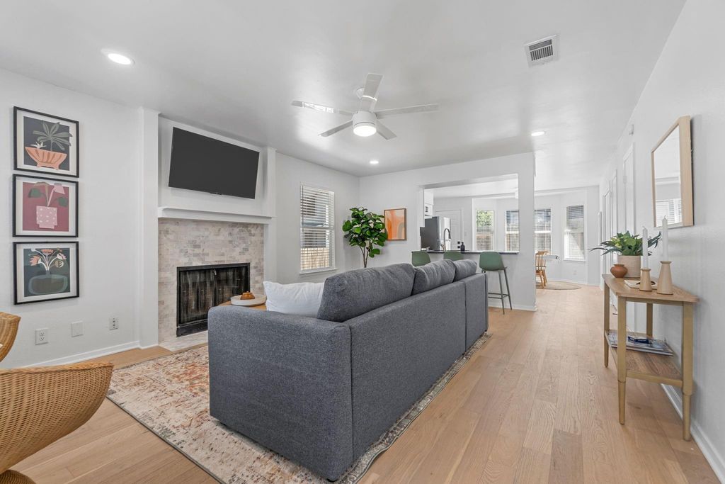 2101 Kirksey DR A, Austin, TX 78741