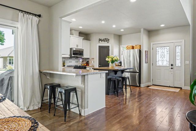 1043 Sandoz Street, Central Point, OR 97502