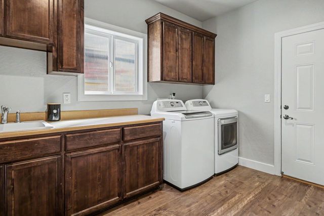 1043 Sandoz Street, Central Point, OR 97502