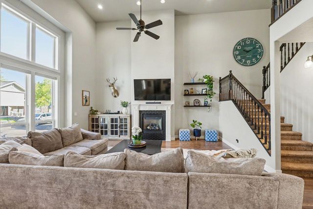 1043 Sandoz Street, Central Point, OR 97502