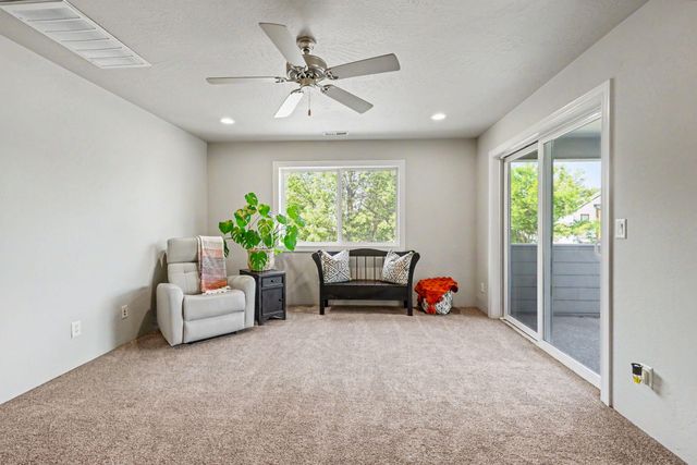 1043 Sandoz Street, Central Point, OR 97502