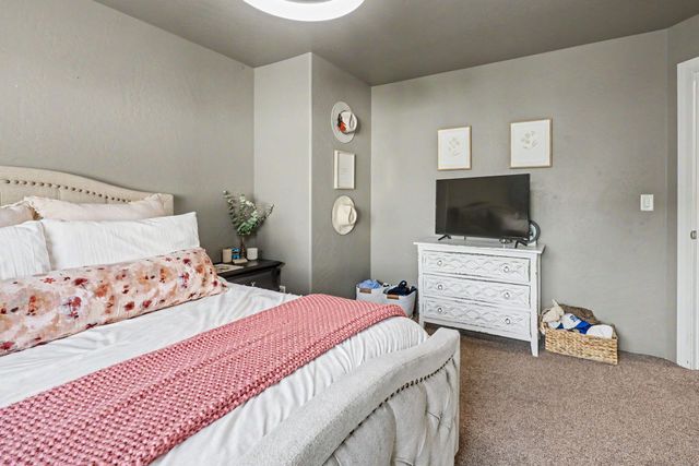 1043 Sandoz Street, Central Point, OR 97502