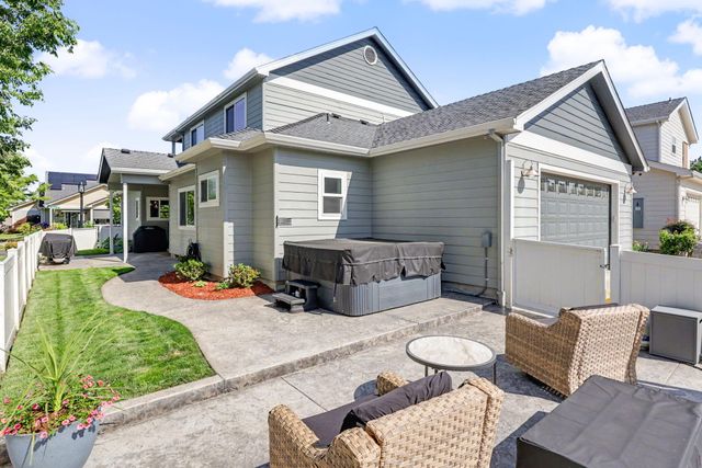 1043 Sandoz Street, Central Point, OR 97502