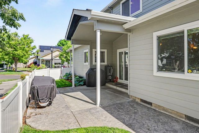 1043 Sandoz Street, Central Point, OR 97502