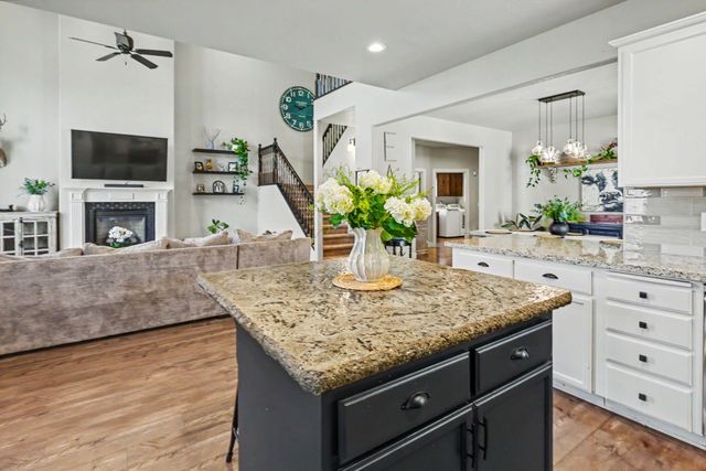 1043 Sandoz Street, Central Point, OR 97502