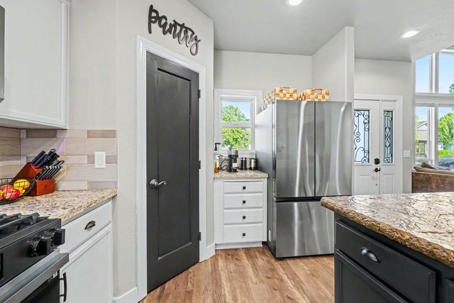 1043 Sandoz Street, Central Point, OR 97502