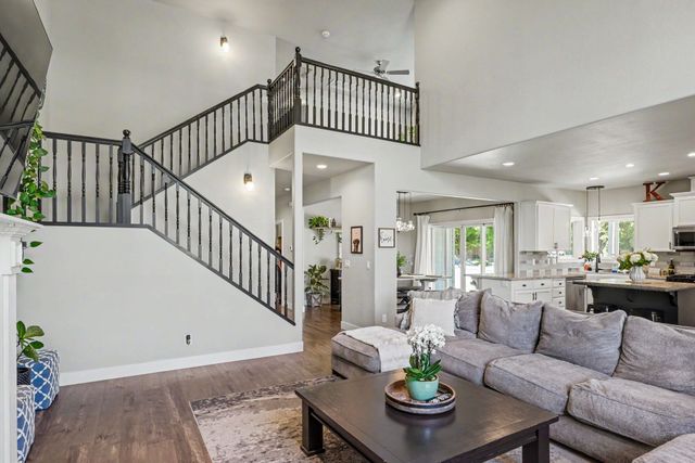 1043 Sandoz Street, Central Point, OR 97502