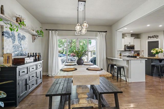 1043 Sandoz Street, Central Point, OR 97502