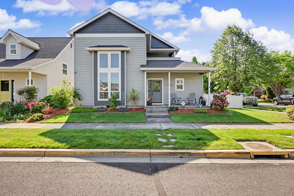 1043 Sandoz Street, Central Point, OR 97502