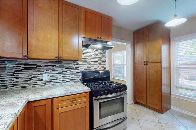 511 Pearl Street, Baytown, TX 77520