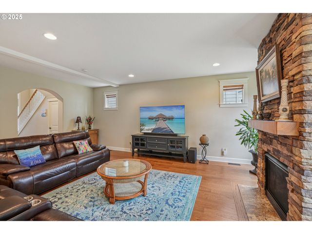 17141 Sw KING RICHARD Ct, Sherwood, OR 97140