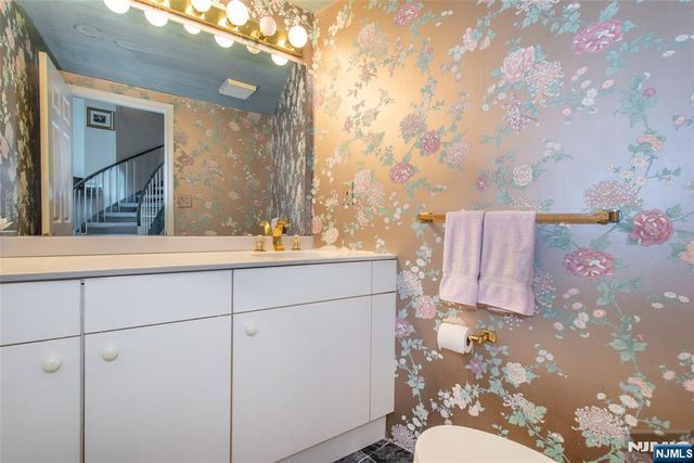 1360 Hamburg Turnpike 708, Wayne, NJ 07470