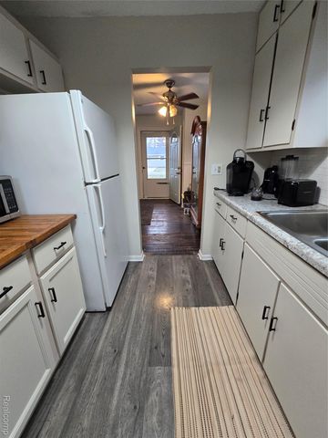 6465 Monrovia Drive, Waterford Charter Township, MI 48329