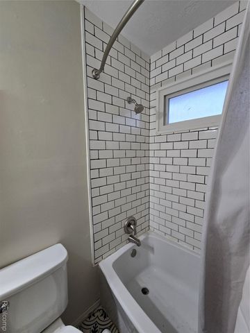 6465 Monrovia Drive, Waterford Charter Township, MI 48329