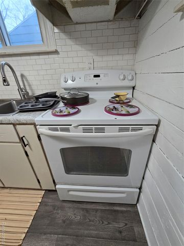 6465 Monrovia Drive, Waterford Charter Township, MI 48329