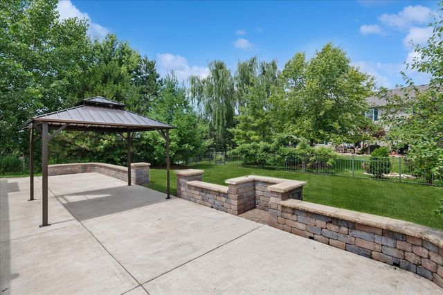 1112 Ridge Drive, Shorewood, IL 60404