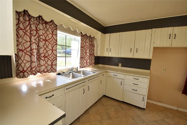 1131 N Highland Street, Seminole, OK 74868