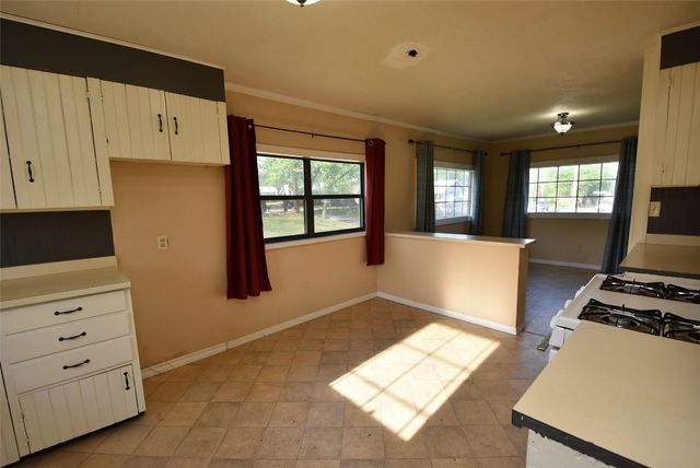 1131 N Highland Street, Seminole, OK 74868