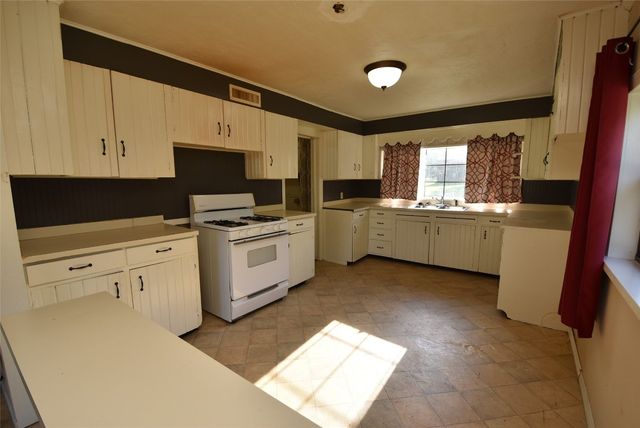1131 N Highland Street, Seminole, OK 74868