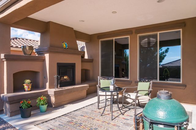 2320 Komatke Trail NW, Albuquerque, NM 87120