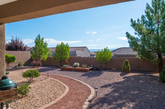 2320 Komatke Trail NW, Albuquerque, NM 87120