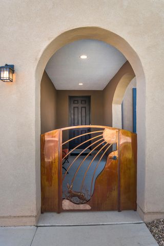 2320 Komatke Trail NW, Albuquerque, NM 87120