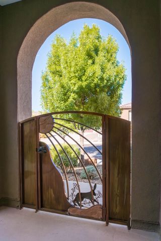 2320 Komatke Trail NW, Albuquerque, NM 87120