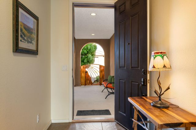 2320 Komatke Trail NW, Albuquerque, NM 87120