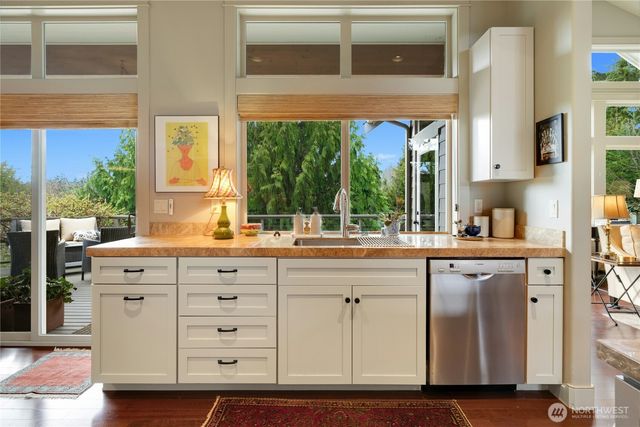 22843 Tranquility Place NE, Kingston, WA 98346