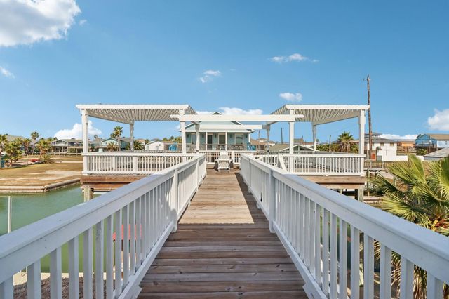 206 China Clipper Drive, Freeport, TX 77541