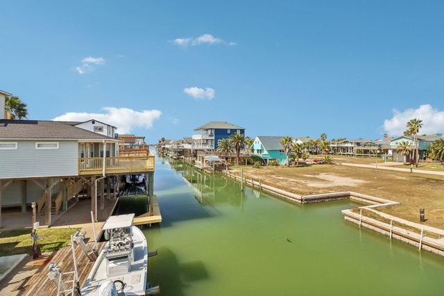 206 China Clipper Drive, Freeport, TX 77541