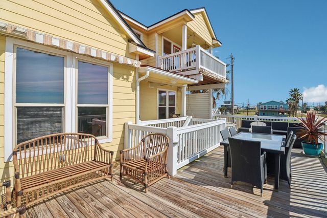 206 China Clipper Drive, Freeport, TX 77541