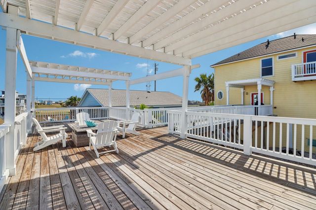 206 China Clipper Drive, Freeport, TX 77541