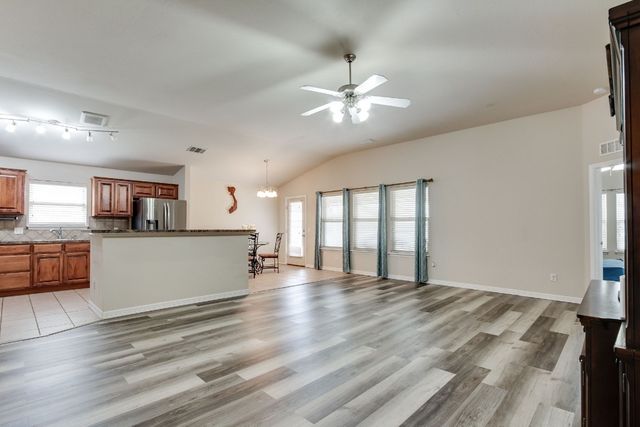 2113 SE 8th Street, Moore, OK 73160