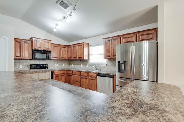 2113 SE 8th Street, Moore, OK 73160
