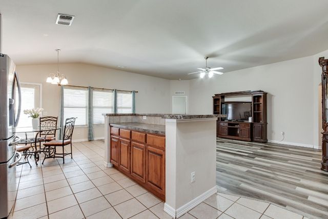 2113 SE 8th Street, Moore, OK 73160