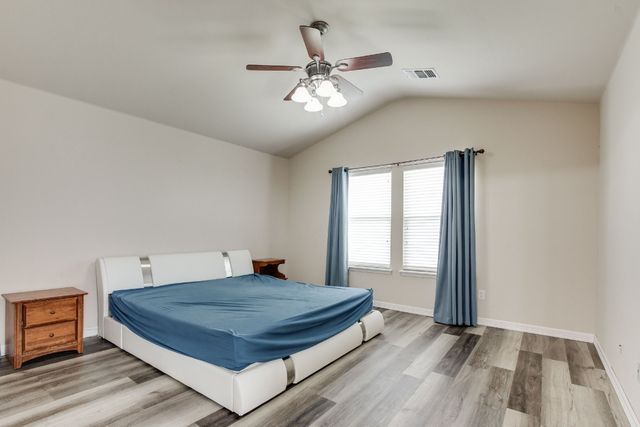 2113 SE 8th Street, Moore, OK 73160