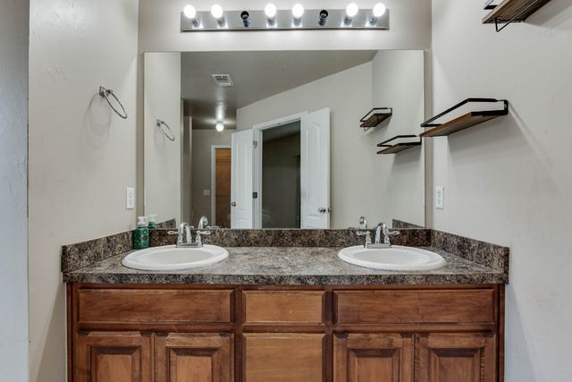 2113 SE 8th Street, Moore, OK 73160