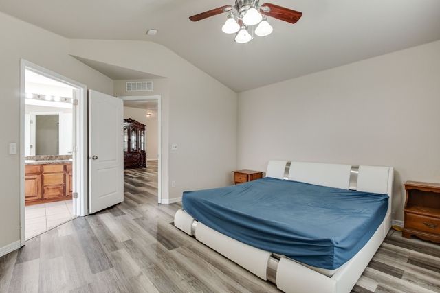2113 SE 8th Street, Moore, OK 73160